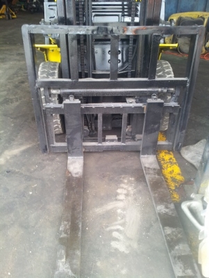 Forklift  TCM ขนาด 2.5 ตัน  ดีเซลC-240  ยกสูง 4.0MM เกียร์อัตโนมัติ  งาสไลด์