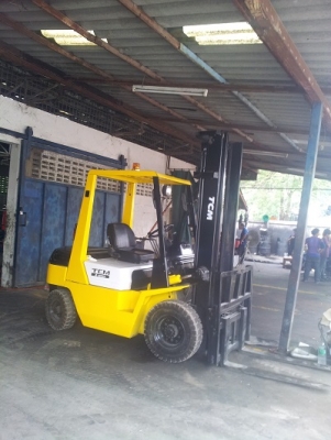 Forklift  TCM ขนาด 2.5 ตัน  ดีเซลC-240  ยกสูง 4.0MM เกียร์อัตโนมัติ  งาสไลด์