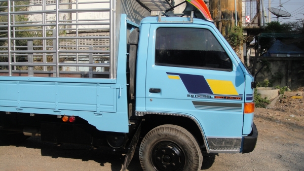 ISUZU NPR เครื่อง4BD1 เทอร์โบ (135แรง) คัสฃีสวยจัด