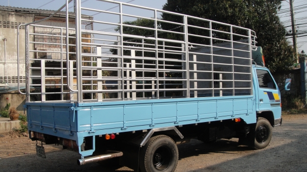 ISUZU NPR เครื่อง4BD1 เทอร์โบ (135แรง) คัสฃีสวยจัด