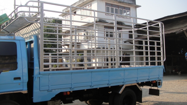 ISUZU NPR เครื่อง4BD1 เทอร์โบ (135แรง) คัสฃีสวยจัด