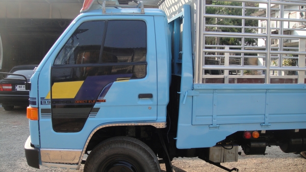 ISUZU NPR เครื่อง4BD1 เทอร์โบ (135แรง) คัสฃีสวยจัด