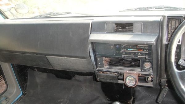 ISUZU NPR เครื่อง4BD1 เทอร์โบ (135แรง) คัสฃีสวยจัด