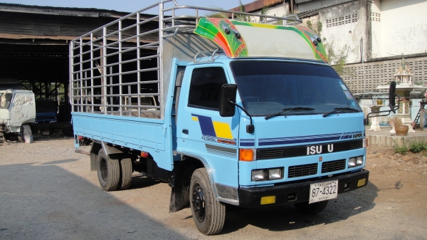 ISUZU NPR เครื่อง4BD1 เทอร์โบ (135แรง) คัสฃีสวยจัด