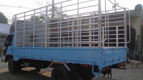 ISUZU NPR เครื่อง4BD1 เทอร์โบ (135แรง) คัสฃีสวยจัด