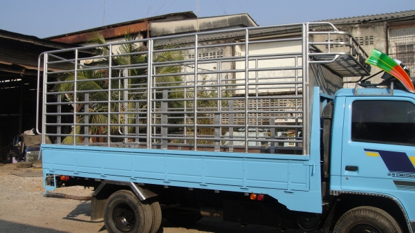 ISUZU NPR เครื่อง4BD1 เทอร์โบ (135แรง) คัสฃีสวยจัด