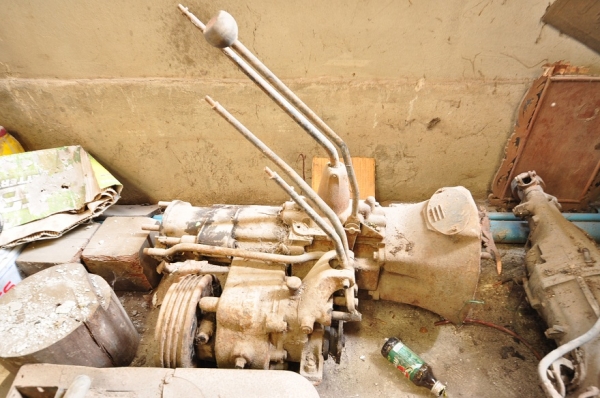 ขาย ............................ เกียร์ jeep ..................... 4x4