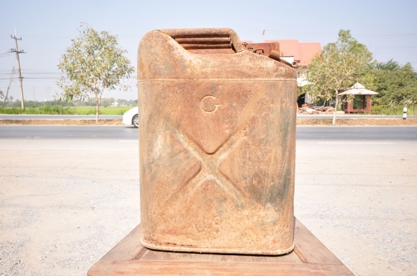 ขาย ......................... ถังน้ำมัน ........................ รถ jeep