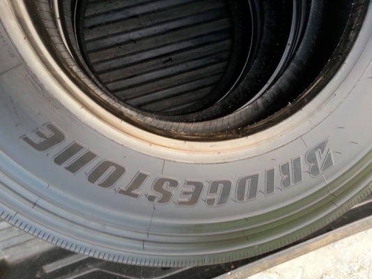 ขายยางbridgestone 11R22.5สวยๆ