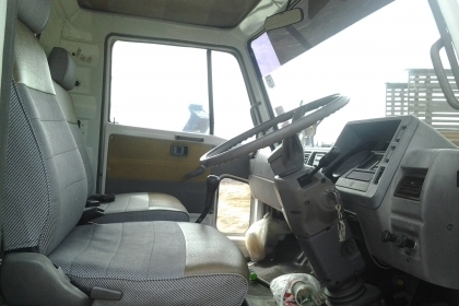 HINO KM779 เครื่อง 117ฝาแดง เพาเวอร์ แอร์เย็น กะบะยาว 5.5 เมตร HINO KM779 เครื่อง 117ฝาแดง เพาเวอร์ แอร์เย็น กะบะยาว 5.5 เมตร