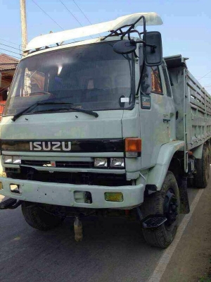 รถอีซูซุ 10 ล้อดั้ม FVZ  195 แรงม้า.  สนใจติดต่อ 081 - 6079515