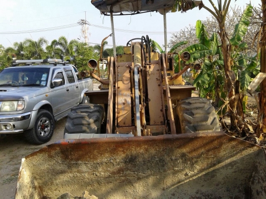 ขายรถตักล้อยาง1คิว komatsu รุ่น507 เครื่องติดพร้อมใช้งาน 375.000
