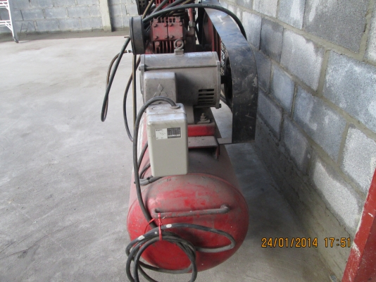 ขายปั้มลมใช้ไฟ3สายด่วนครับ