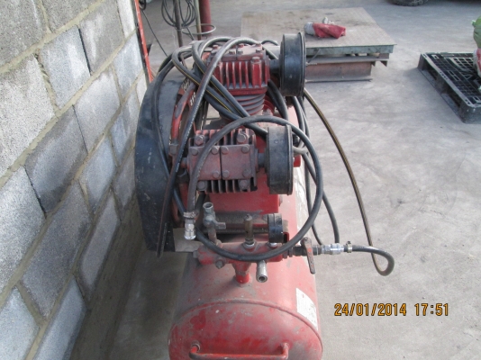 ขายปั้มลมใช้ไฟ3สายด่วนครับ