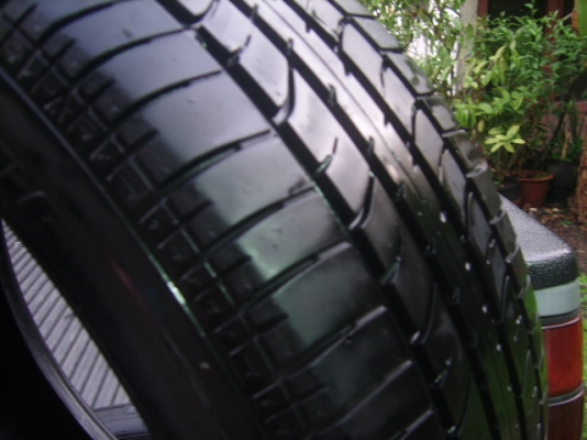 ขายยาง 4 เส้น ถูกๆ 800 ไปเลยคร๊าบ ทำทุน เหอะๆๆ