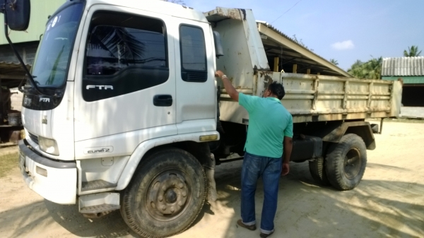 6ล้อดั้ม ปี*51 ยาง1000-20 ISUZU FTR33F 2 4 ยูโร2 แม็คโหลด ไมล์180000....มือเดียว 6ล้อดั้ม ปี*51 ยาง1000-20 ISUZU FTR33F 2 4 ยูโร2 แม็คโหลด ไมล์180000....มือเดียว