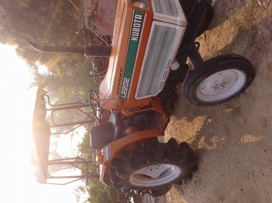 ขายรถไถL2202ข้างขาวสภาพสวยพร้อมใช้สภาพเดิมๆ