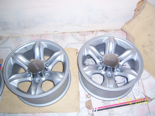 แม็กเล็บเยี่ยว