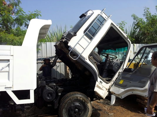 ขาย 6 ล้อ ดั้ม HINO 195 แรง เครื่อง HO7C