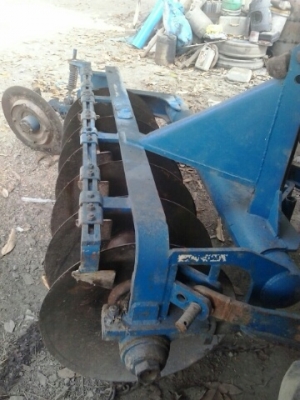 ขายรถไถฟอร์ดไม่มีทะเบียน 6610 เสื้อลายเพลาเดียว ราคา 305000