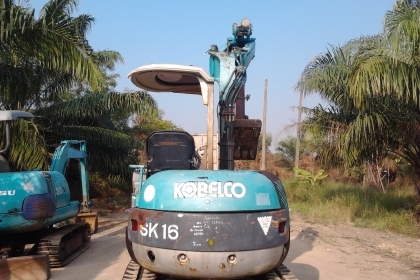 ขายแมคโคร KOBELCO SK30UR-2 เก่านอกแท้ๆ ราคาพร้อมส่งค่ะ