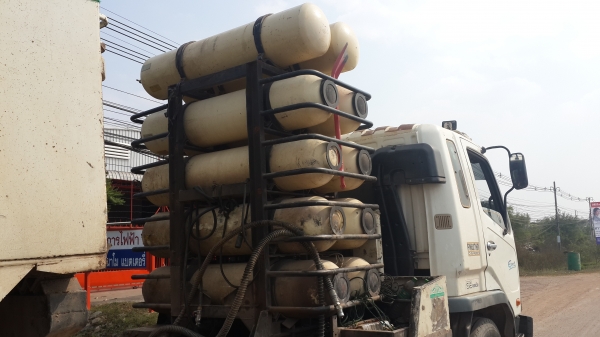 ขายด่วนไอ้หลงหัวลากยูโรทูติดก๊าชNGVพร้อมหางสามเพลาดั้มรีบจองโทร0801515451