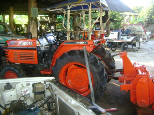 ขายรถไถคูโบต้าL2605พร้อมใช้4wd 145000 ขายรถไถคูโบต้าL2605พร้อมใช้4wd 145000