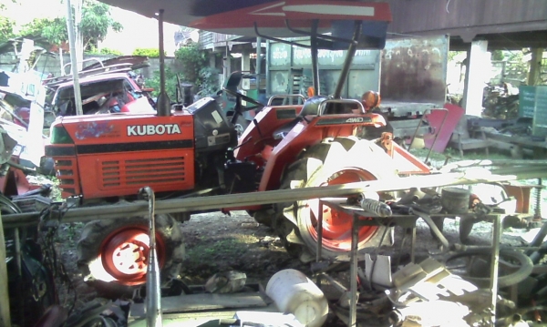 ขายรถไถคูโบต้าL2605พร้อมใช้4wd 145000 ขายรถไถคูโบต้าL2605พร้อมใช้4wd 145000