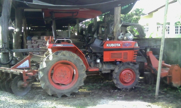 ขายรถไถคูโบต้าL2605พร้อมใช้4wd 145000 ขายรถไถคูโบต้าL2605พร้อมใช้4wd 145000