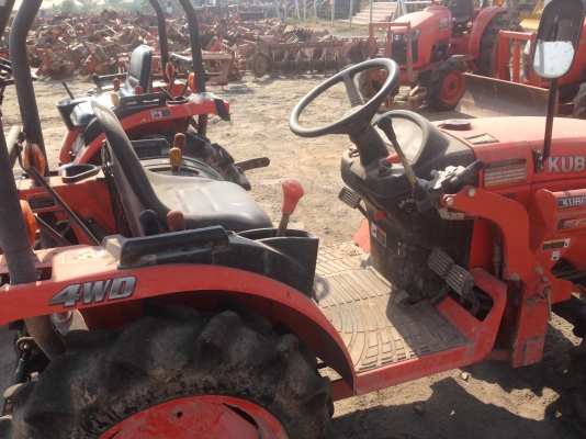 KUBOTA B2420 ใบมีดดันดินหน้า ชั่วโมงน้อยสุดๆ KUBOTA B2420 ใบมีดดันดินหน้า ชั่วโมงน้อยสุดๆ