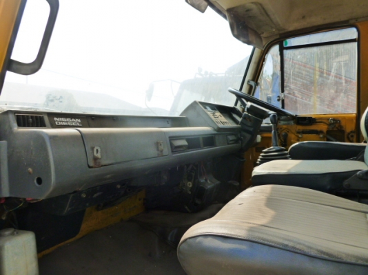 แสงฟ้าเต้นรถ////ขาย10ล้อNISSAN-UD-CDA12M 177แรง ยาว6.10เมตร