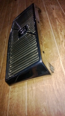 ขายกระจังหน้าโหนก VOLVO 244 - 264 GLT สภาพสมบรูณ์