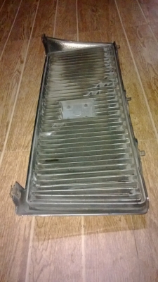 ขายกระจังหน้าโหนก VOLVO 244 - 264 GLT สภาพสมบรูณ์