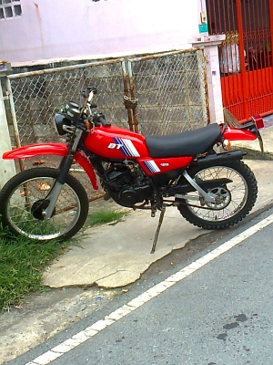 ขายyamaha DT125 สีแดงสวยๆ ครบๆ ทุกอย่าง ขายyamaha DT125 สีแดงสวยๆ ครบๆ ทุกอย่าง