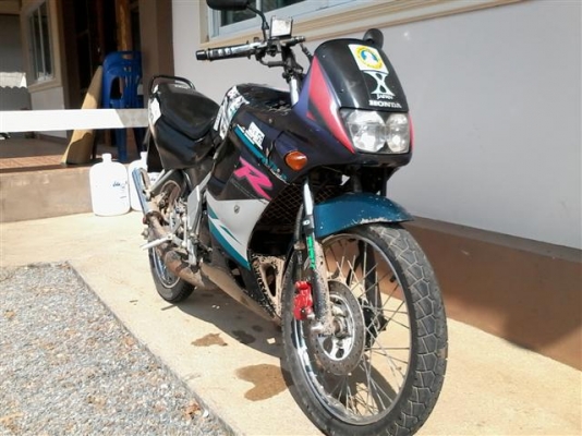 ขายฮอนด้าบีท 110 ทะเบียนเต็มพร้อมโอนเครื่องเดิมยังไม่เคยแกะชุดสีมีแตกหักเหมาะสำหรับนักปั้น ขาย 6900 บาท