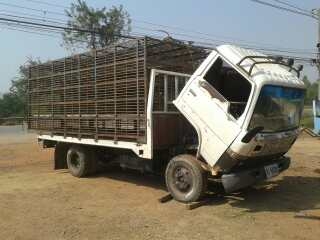 ขายหกล้อ Nissan วางเครื่อง Mitsubishi 4 สูบ 115 แรง หัวยกได้ ทะเบียนพร้อม