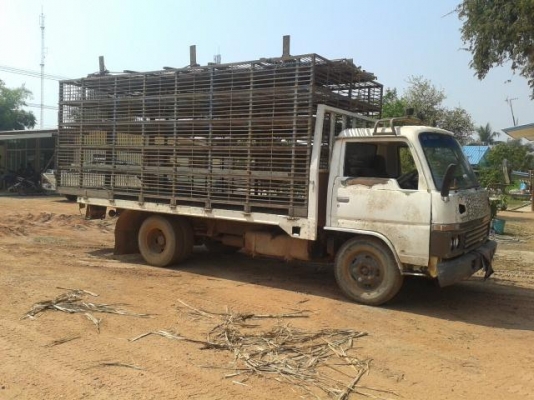 ขายหกล้อ Nissan วางเครื่อง Mitsubishi 4 สูบ 115 แรง หัวยกได้ ทะเบียนพร้อม