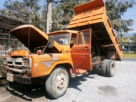 ISUZU หกล้อหัวยาวดั้ม เครื่อง J ช่วงล่างใหญ่ รถหลวงไม่มีทะเบียน