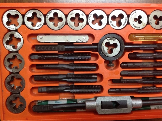 ขายอุปกรณ์ต๊าปเกลียวนิ้ว 40 ชิ้น ขายอุปกรณ์ต๊าปเกลียวนิ้ว 40 ชิ้น