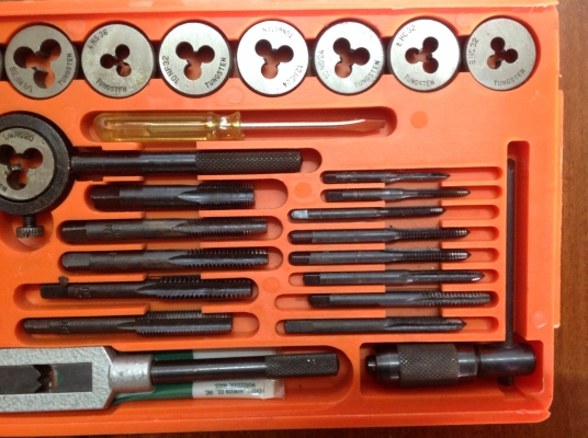 ขายอุปกรณ์ต๊าปเกลียวนิ้ว 40 ชิ้น ขายอุปกรณ์ต๊าปเกลียวนิ้ว 40 ชิ้น