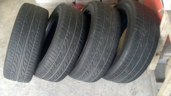 ยางดันลอป 195-55-15 ปี 12 สวยๆ 4 เส้น 3700 บาท