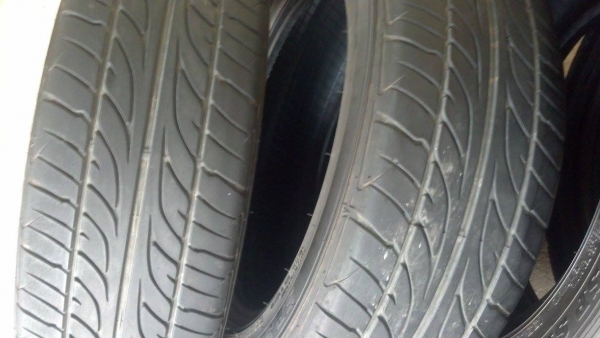 ยางดันลอป 195-55-15 ปี 12 สวยๆ 4 เส้น 3700 บาท