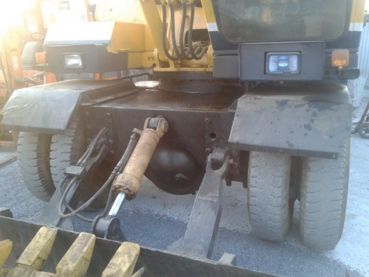 ขายด่วนรถขุดล้อยาง KOBELCO SK04WDS สภาพพร้อมใช้