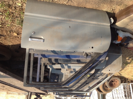 ประตูไฟฟ้า และ ธรรมดา ฮีโร่ตัวนอกแท้ครับ และ ต่างๆนาๆ