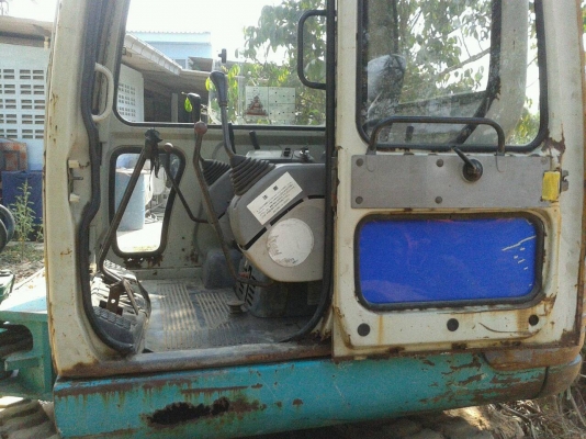 ขายรถขุด KOMATSU  PC30-7 ยังไม่เคยใช้งานในไทย  รถมีไลน์เจาะ