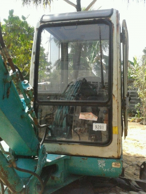 ขายรถขุด KOMATSU  PC30-7 ยังไม่เคยใช้งานในไทย  รถมีไลน์เจาะ