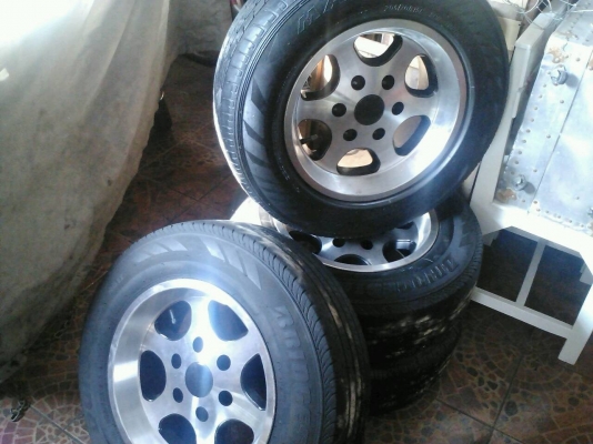 ขายล้อแม็กหกรูขอบ15พร้อมยางปี11