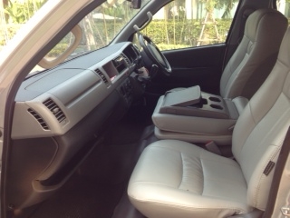 ขายรถตู้ Toyota Commuter 2.5 D4D เครื่องดีเซล สภาพดีมาก ใช้งานได้เลย