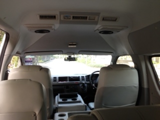 ขายรถตู้ Toyota Commuter 2.5 D4D เครื่องดีเซล สภาพดีมาก ใช้งานได้เลย