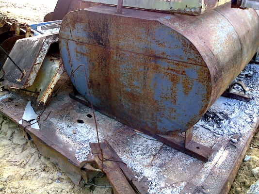 กะบะพื้นเรียบ+ถังน้ำ ยกลงจาก6ล้อใหญ่....ถังน้ำประมาณ5000ล. กะบะพื้นเรียบ+ถังน้ำ ยกลงจาก6ล้อใหญ่....ถังน้ำประมาณ5000ล.